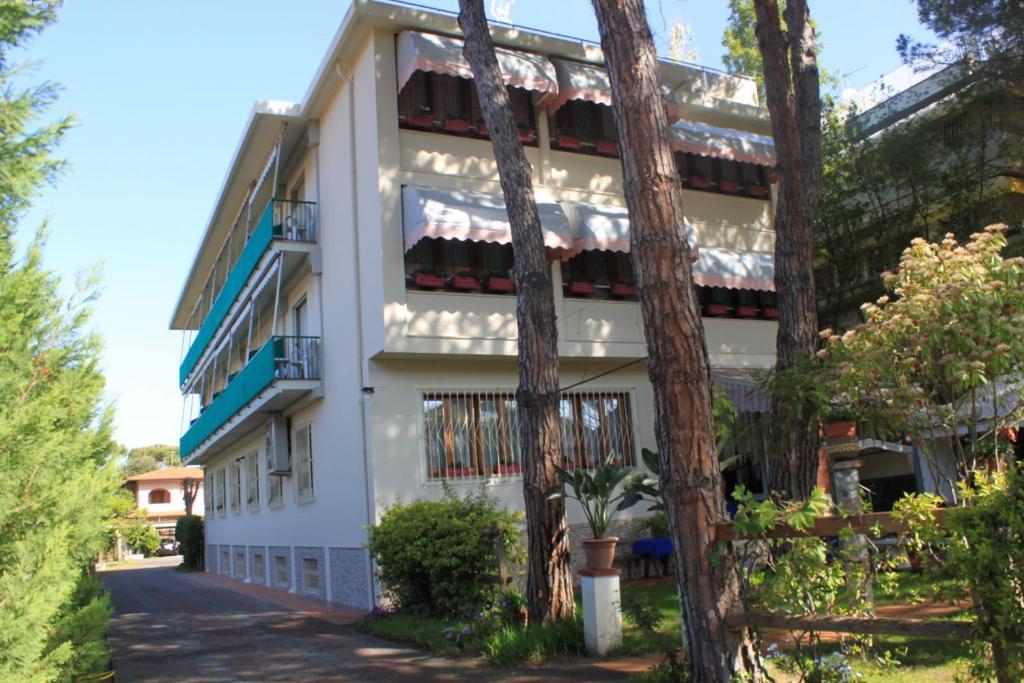 Hotel Manuela Чинкуале Экстерьер фото