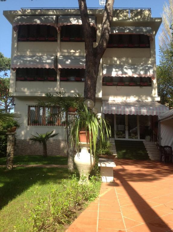 Hotel Manuela Чинкуале Экстерьер фото